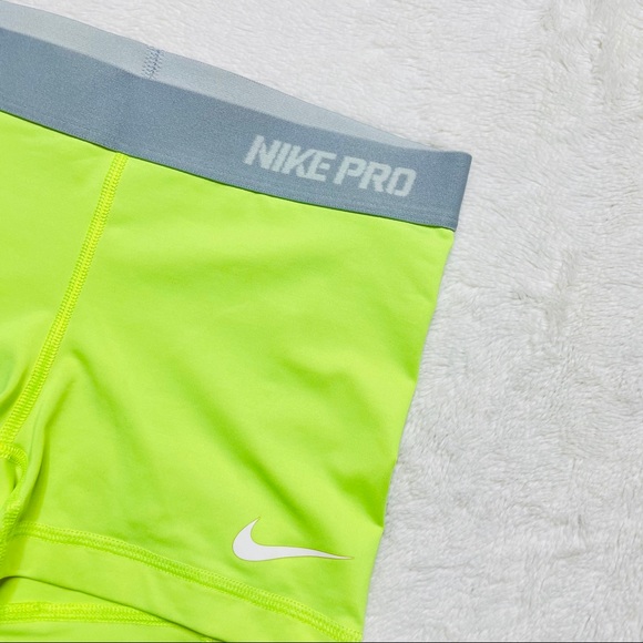 SOLD! Nike Pro 3” Shorts - Picture 3 of 8